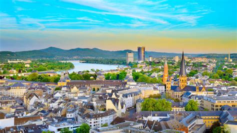 Visit Bonn: a centre of splendid art and culture .